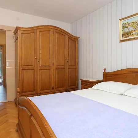 2737a Apartment *